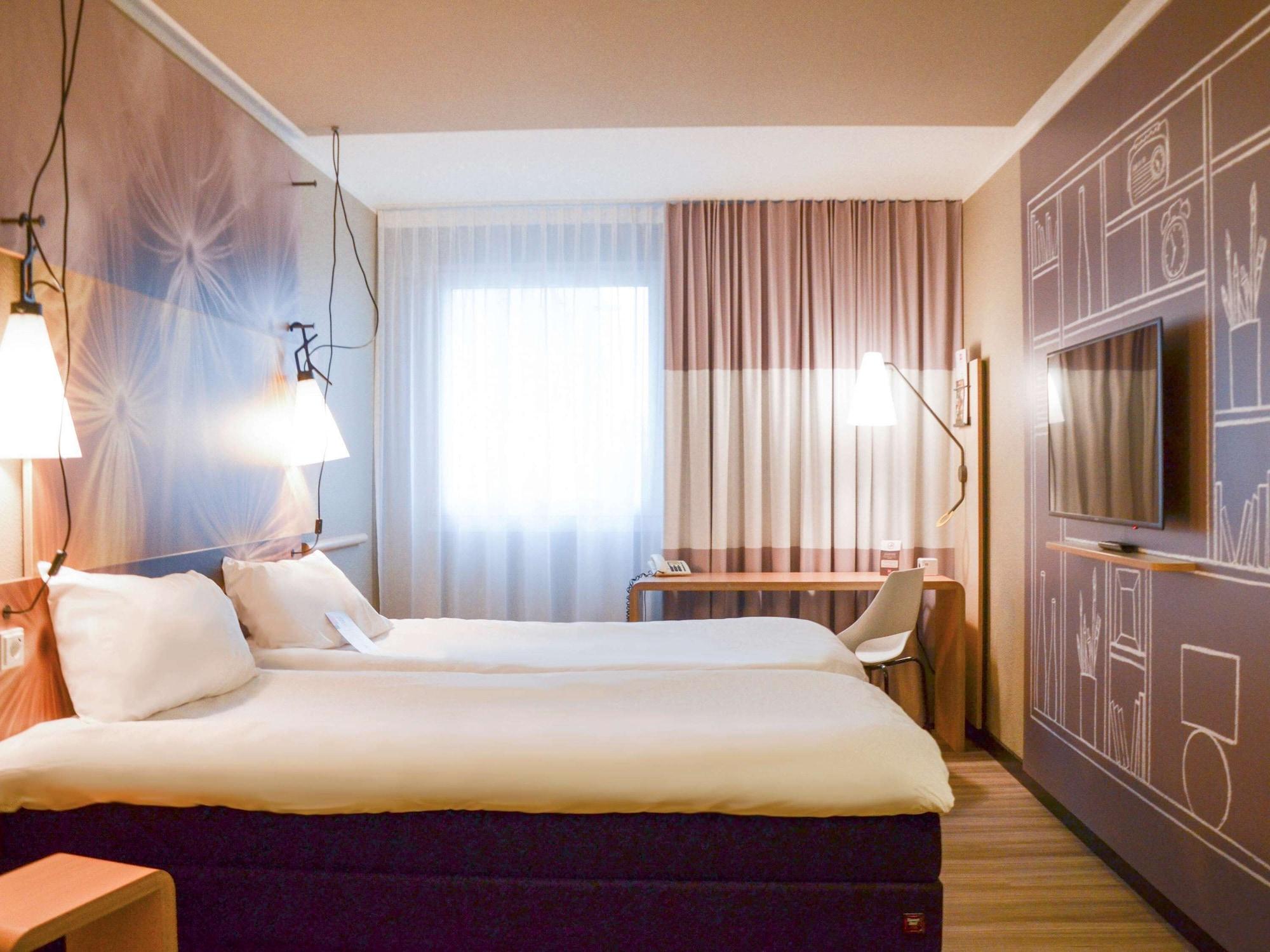 Ibis Hotel Frankfurt Airport Kelsterbach Bagian luar foto