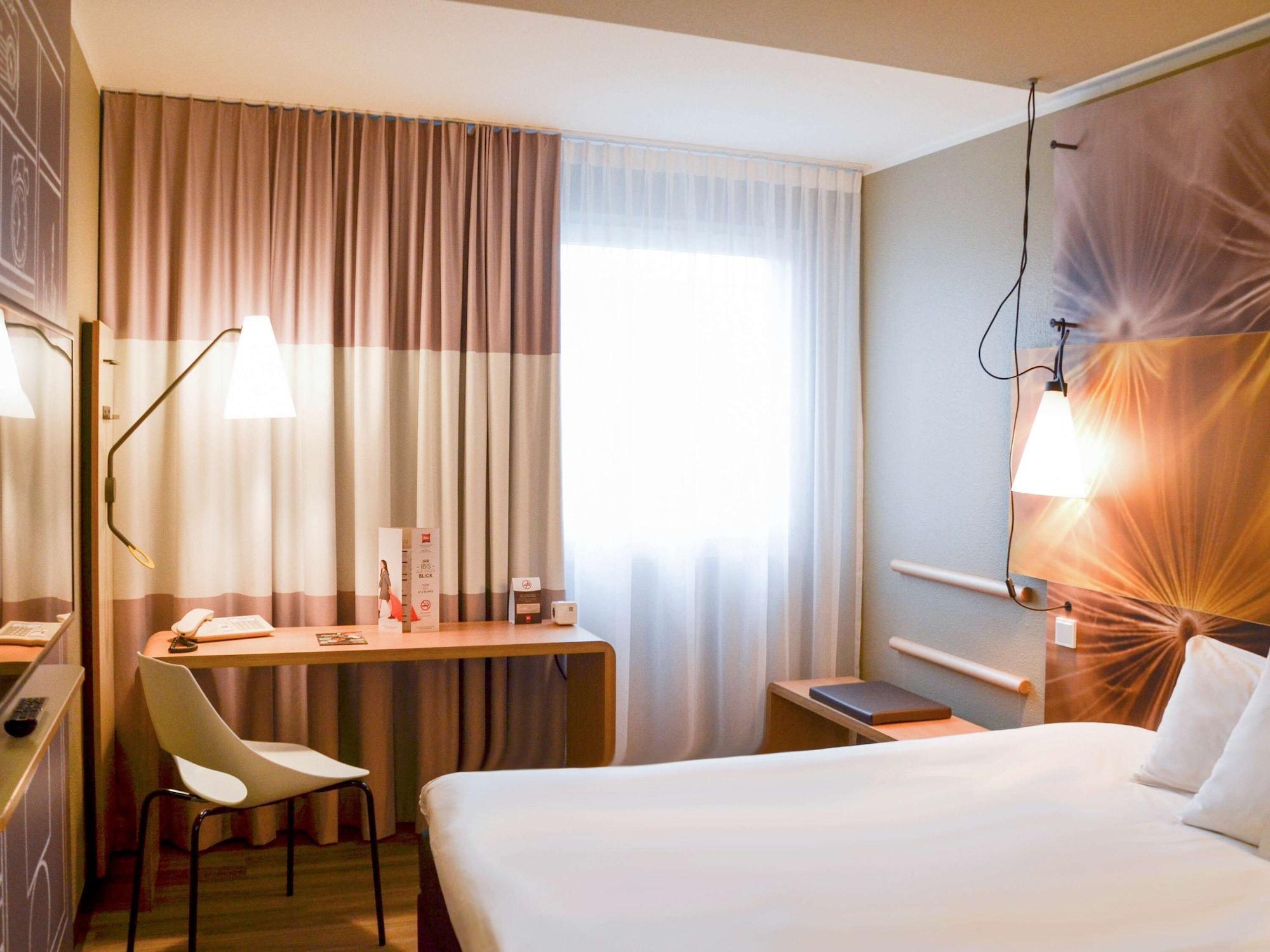 Ibis Hotel Frankfurt Airport Kelsterbach Bagian luar foto