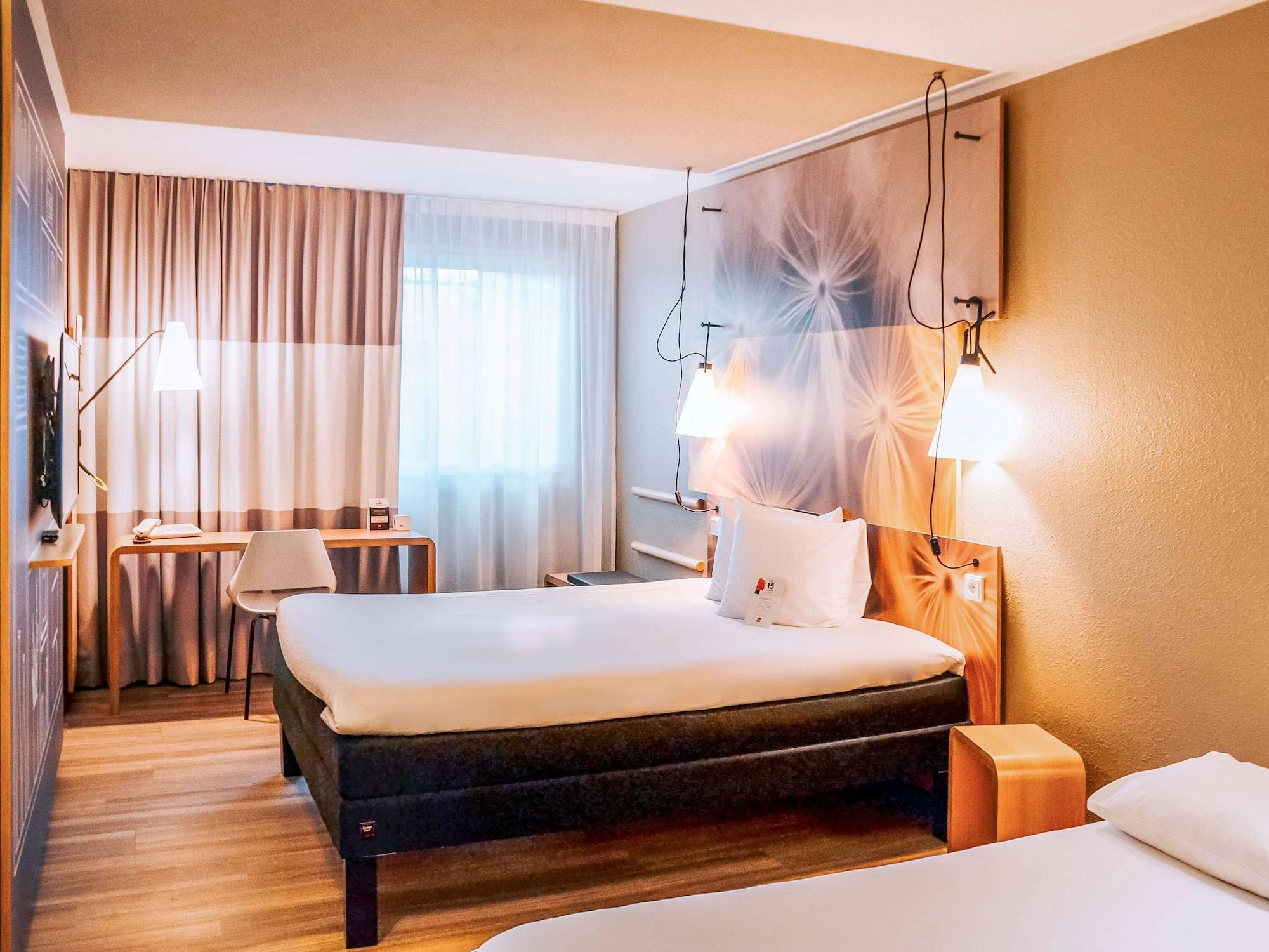 Ibis Hotel Frankfurt Airport Kelsterbach Bagian luar foto