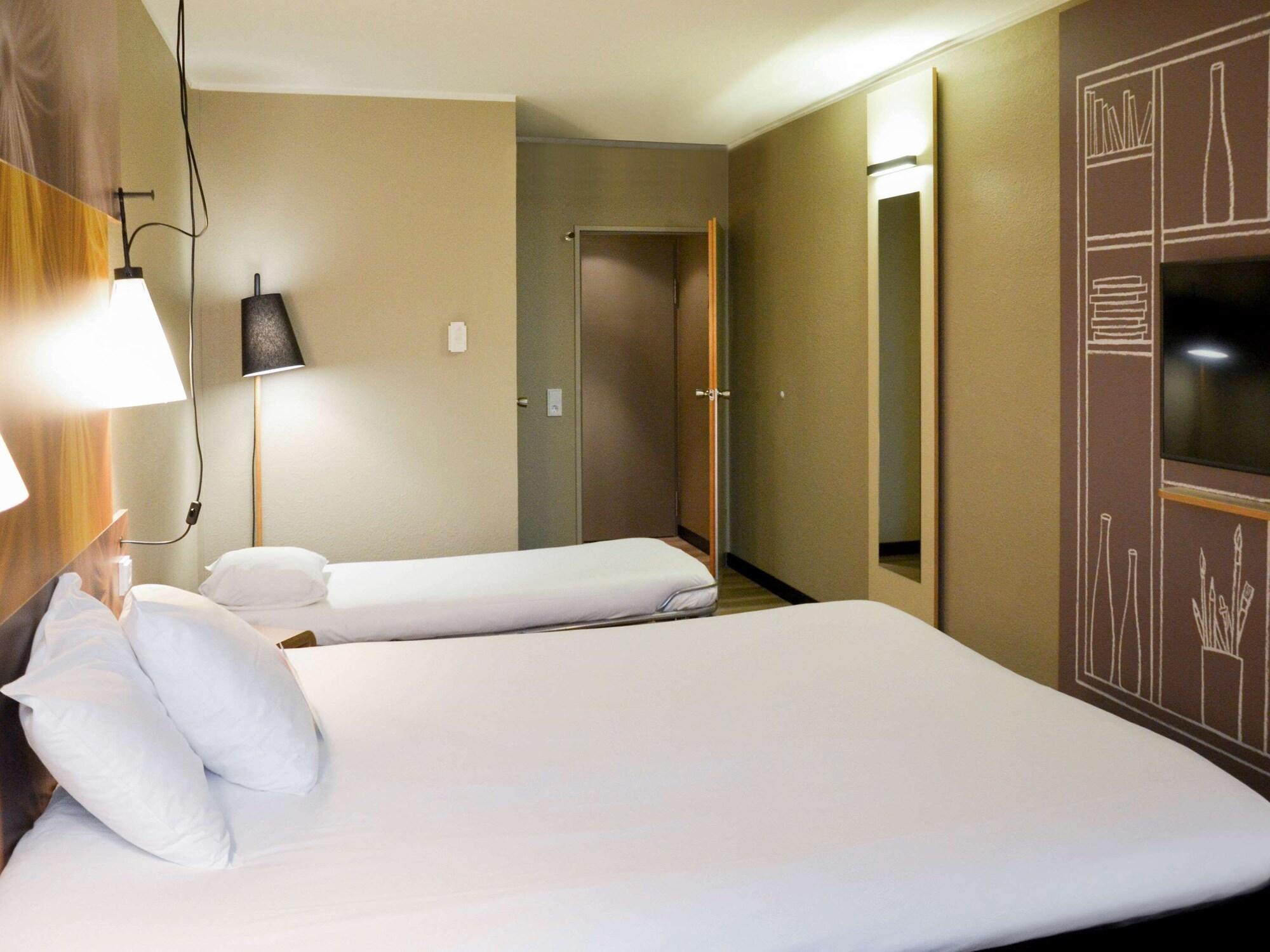 Ibis Hotel Frankfurt Airport Kelsterbach Bagian luar foto