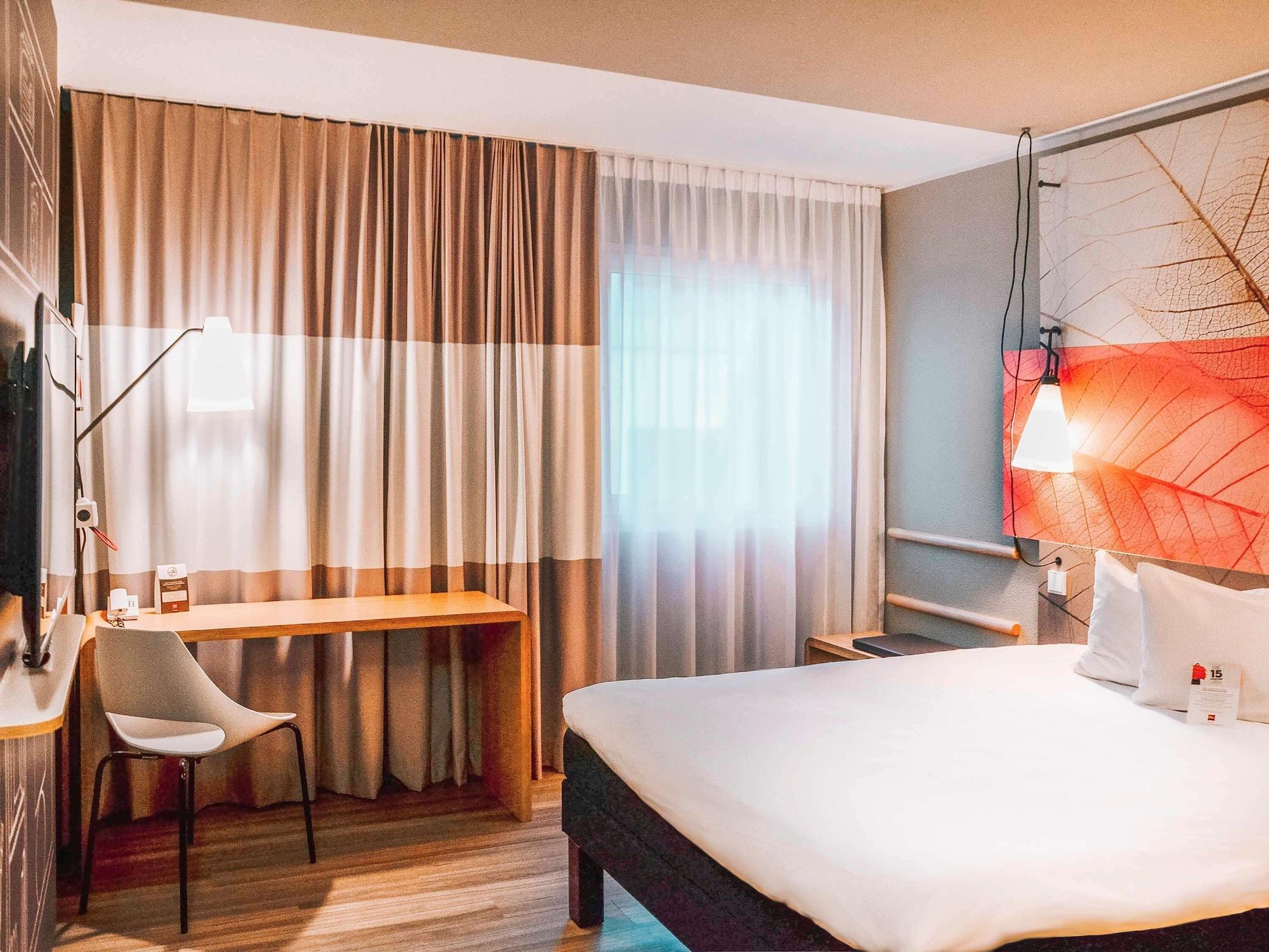 Ibis Hotel Frankfurt Airport Kelsterbach Bagian luar foto