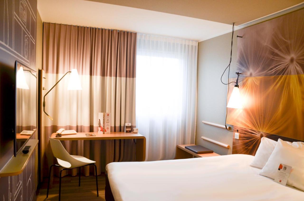 Ibis Hotel Frankfurt Airport Kelsterbach Bagian luar foto